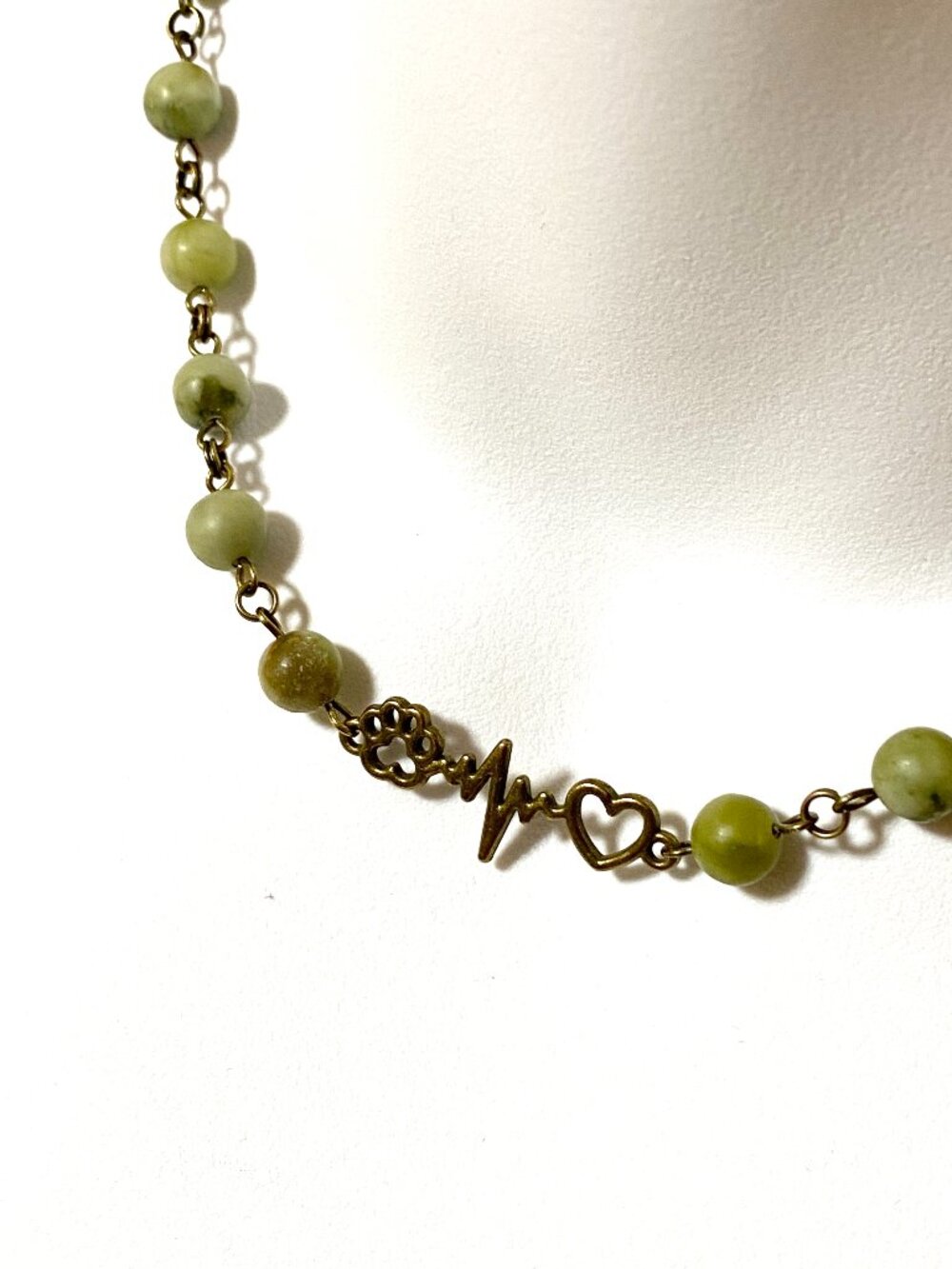 Fern Green Serpentine Short Necklace, Gemstone & Bronze Paw Print Heart Beat